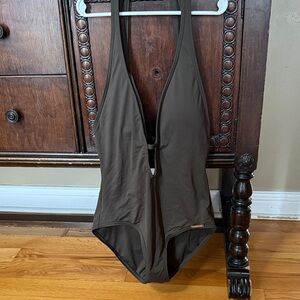 Vince Camuto Plunge One-Piece Swimsuit Womens 10